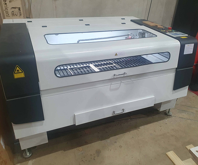 acrylic-laser-cutting-4